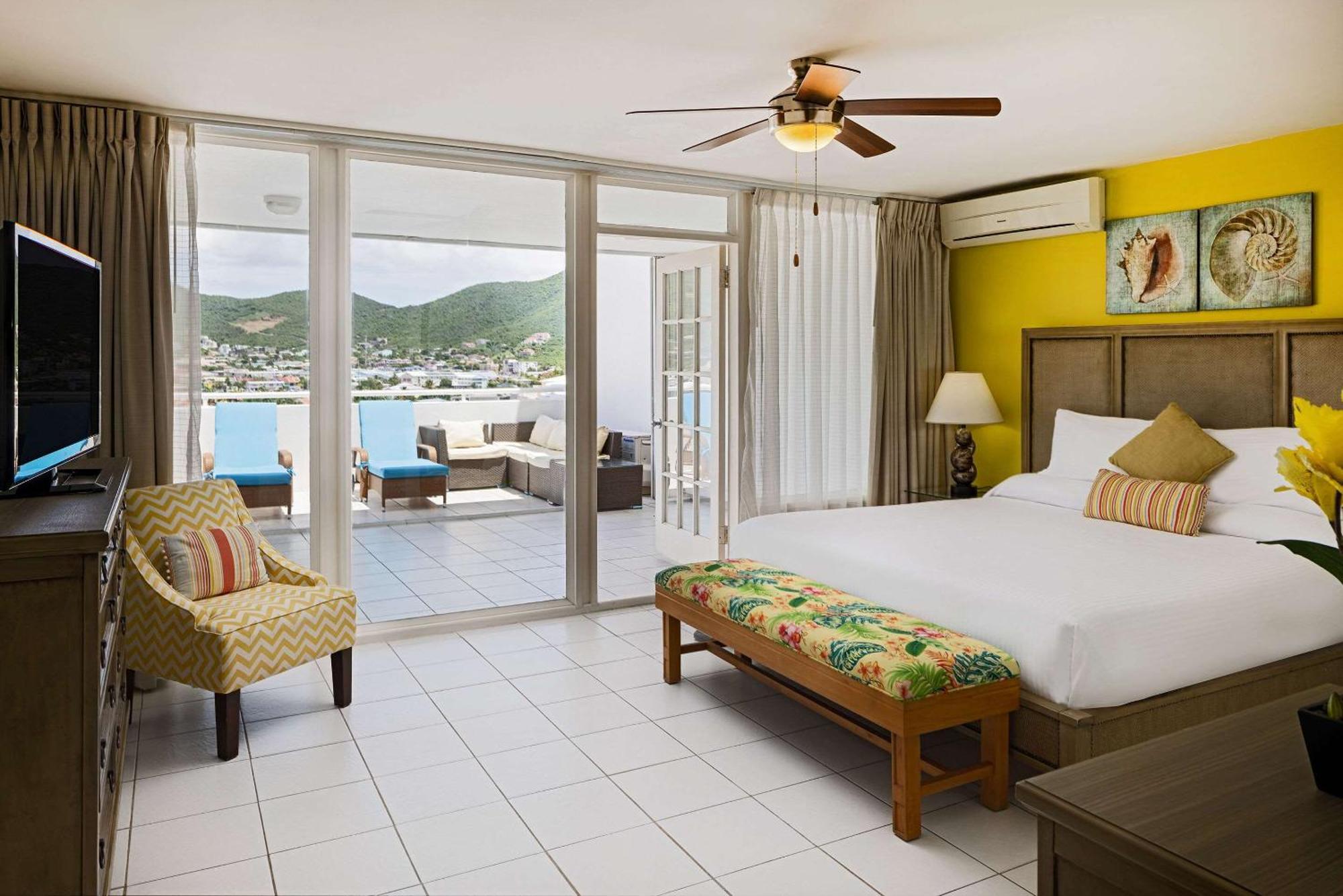 The Atrium Beach Resort And Spa, Ascend Hotel Collection Bahía de Simpson Exterior foto