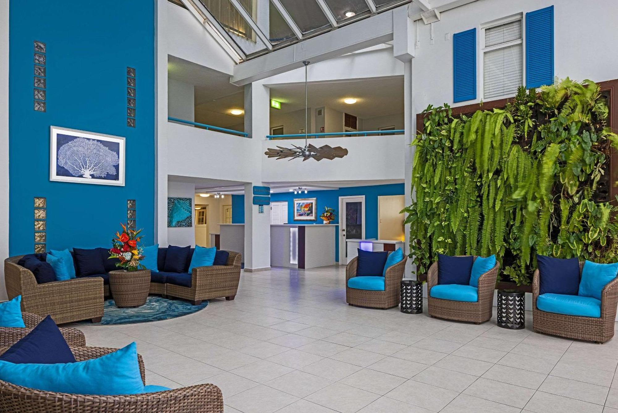 The Atrium Beach Resort And Spa, Ascend Hotel Collection Bahía de Simpson Exterior foto