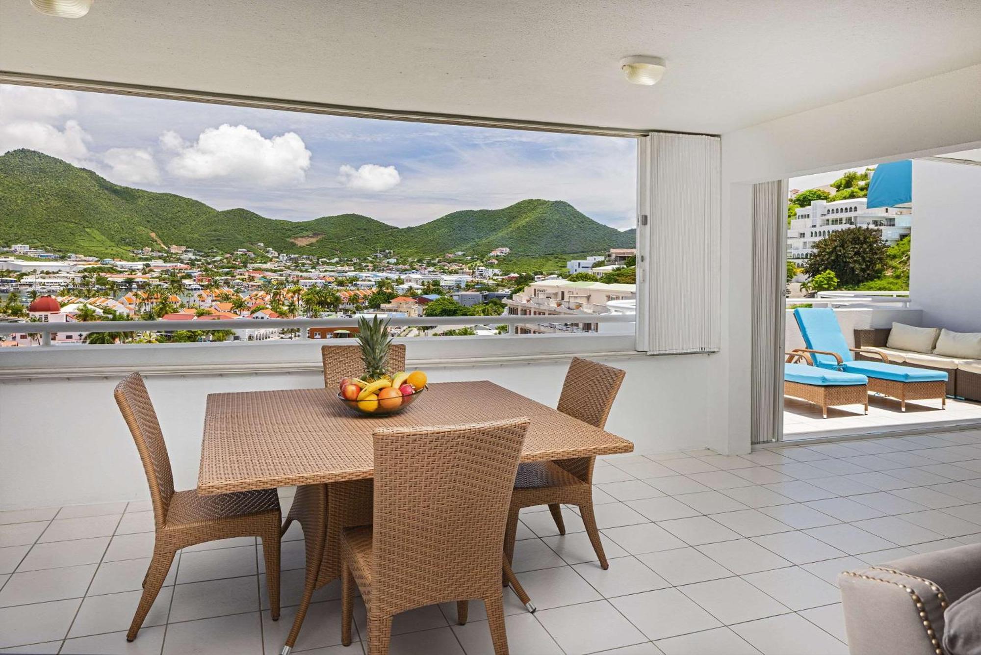 The Atrium Beach Resort And Spa, Ascend Hotel Collection Bahía de Simpson Exterior foto