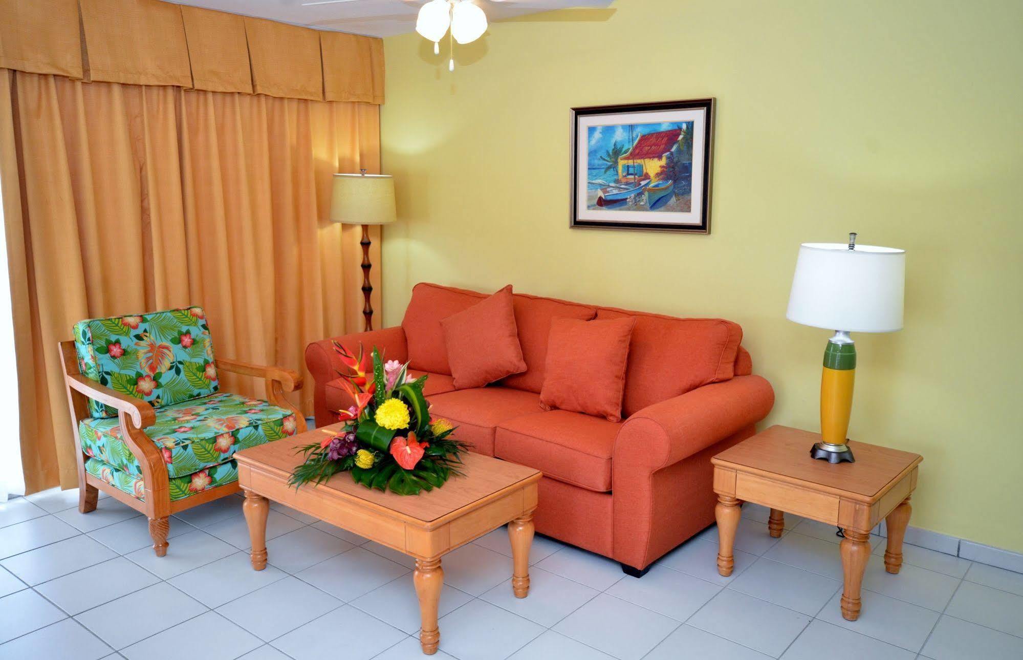 The Atrium Beach Resort And Spa, Ascend Hotel Collection Bahía de Simpson Exterior foto